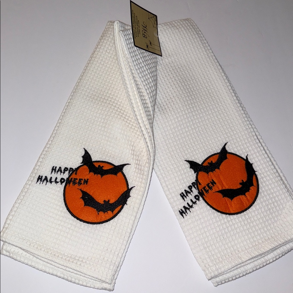 New WB Kitchen Towels Set of Two 100% Waffle Cotton White Happy Halloween Bats